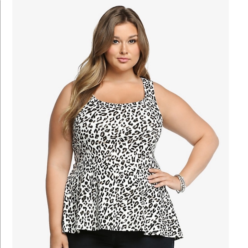 🆕💟🐆 NWOT Torrid Animal Print Ponte Peplum Top